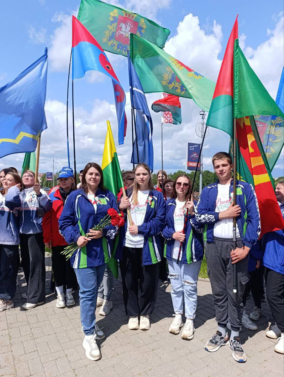 После армии вернулся на прежнее место работы