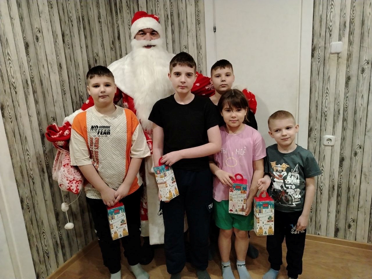 В рамках новогодней благотворительной акции «Наши дети»