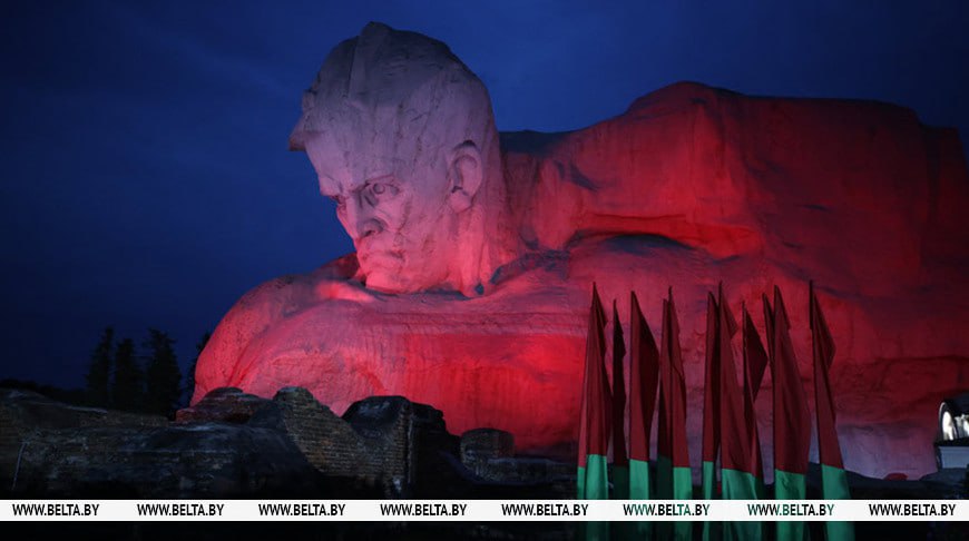 Лукашенко: сберечь мир  - священный долг нынешнего поколения белорусов